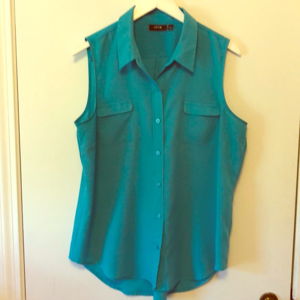 Sleeveless blouse